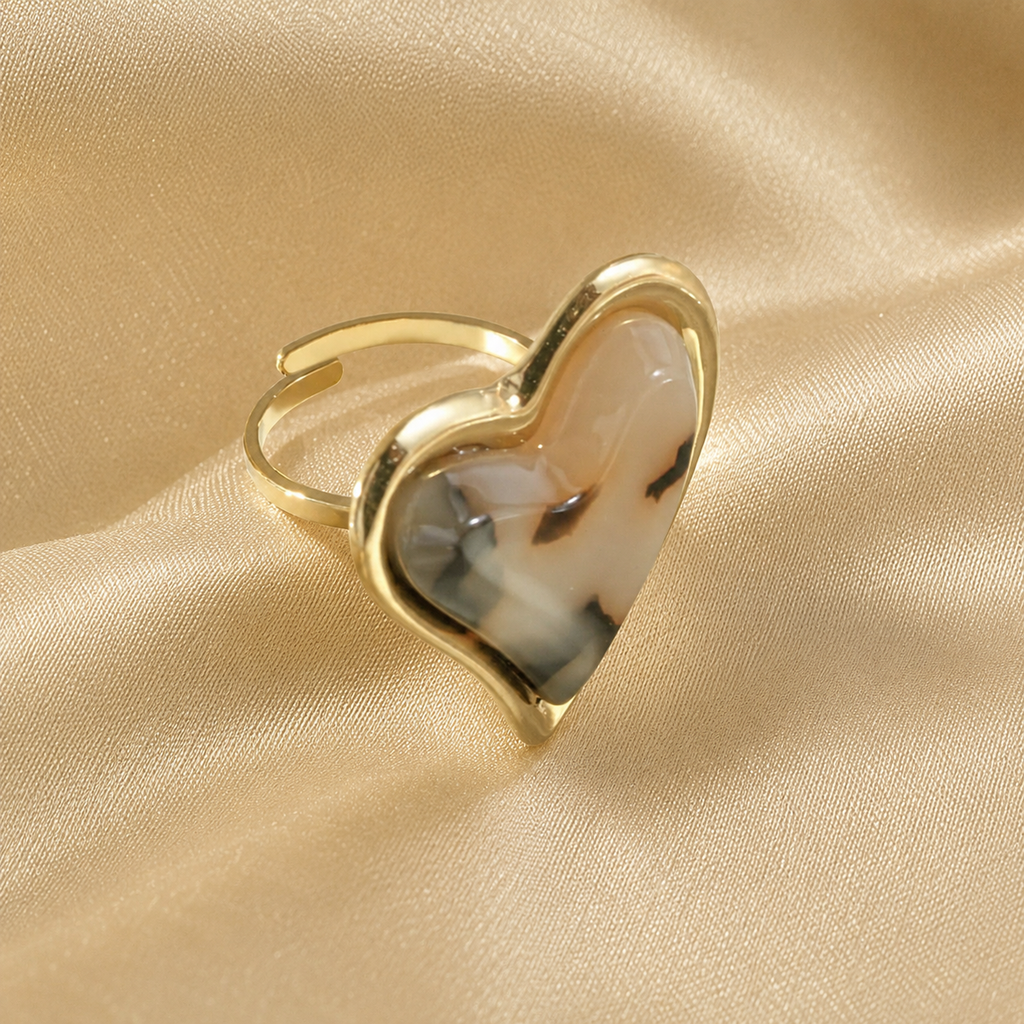 Bague ajustable cœur en résine effet léopard, dorée, acier inoxydable 316L – UniversBeauty