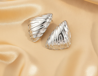 Boucles d'oreilles triangle drapé argentées, acier inoxydable 316L – UniversBeauty