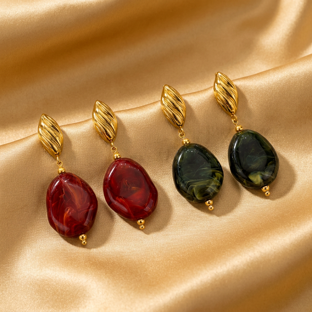 Boucles d'Oreilles Pendantes Dorées & Résine — Précommande