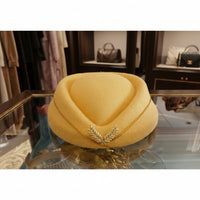 Chapeau Toque Élégance – Broche Laurier Doré