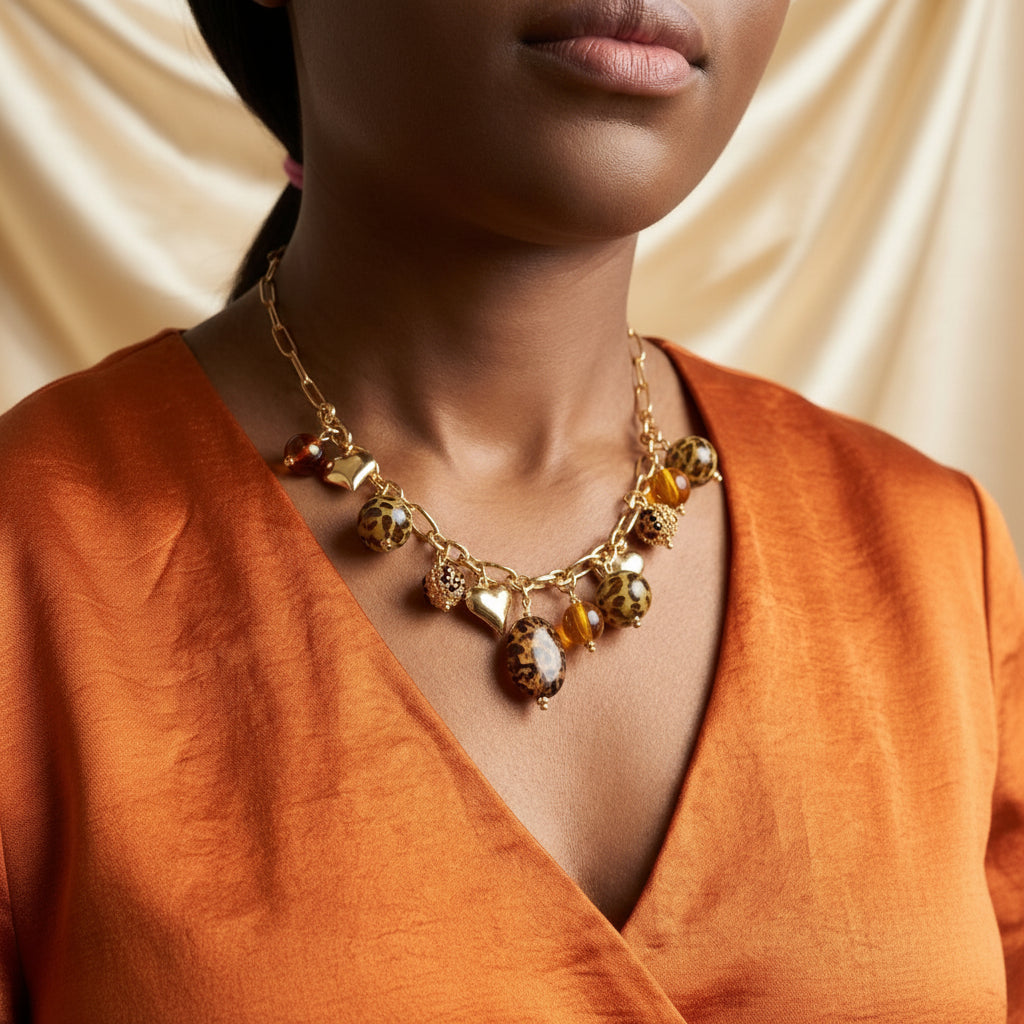 Collier doré à breloques boules en résine effet léopard, acier inoxydable – UniversBeauty