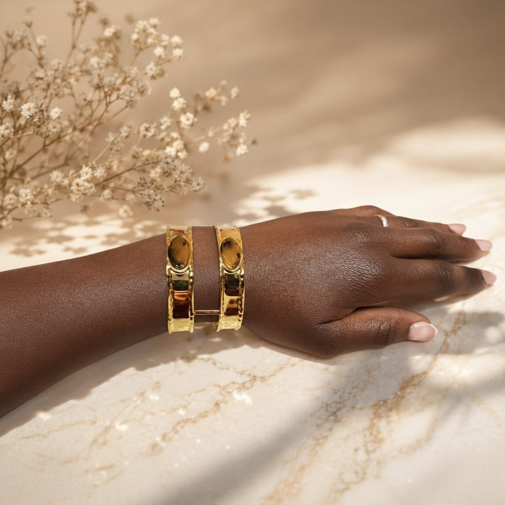 Bracelet jonc à médaillon effet léopard, double ligne dorée, acier inoxydable – UniversBeauty