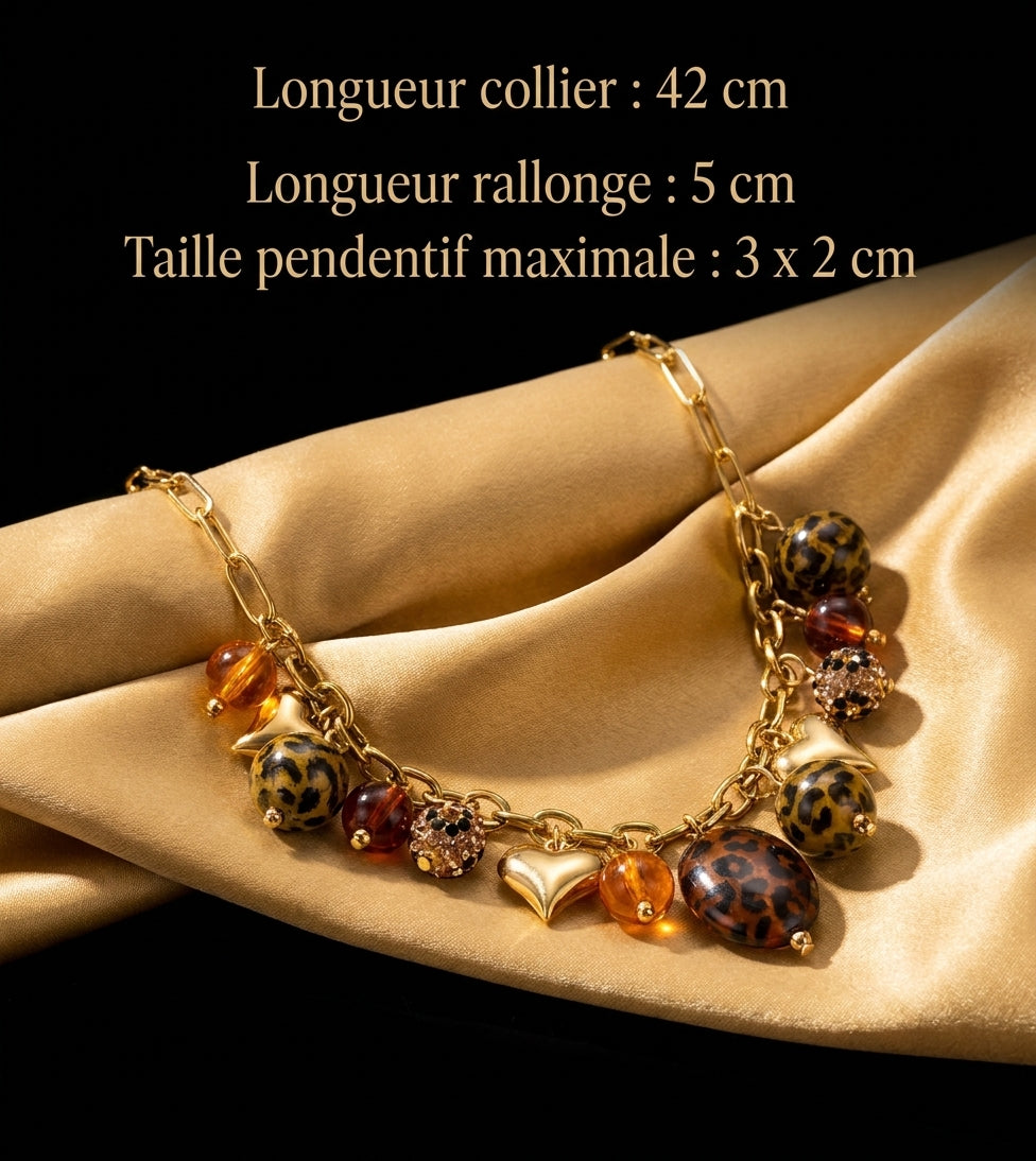 Collier doré à breloques léopard, gros plan, acier inoxydable – UniversBeauty